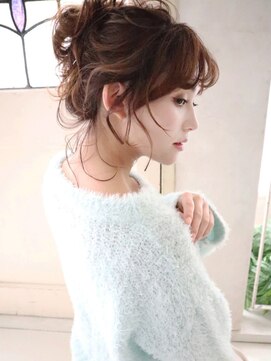 ケアシンサイバシ(CARE shinsaibashi) 「大人可愛いお団子ヘアアレンジ」