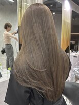 シティ(CITY)&nbsp;ロングレイヤーカット×シアーベージュカラー　『CHICA】