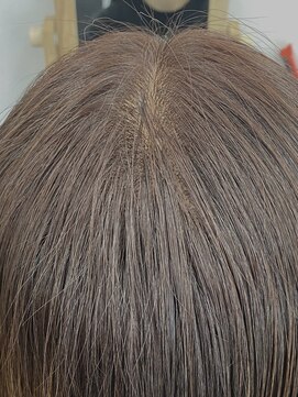 レイディバードカラー 籠原店 根元の白髪染め（リタッチ）