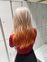 ボスコレクション(BOSS COLLECTION)&nbsp;ホワイトブランド×オレンジカラー