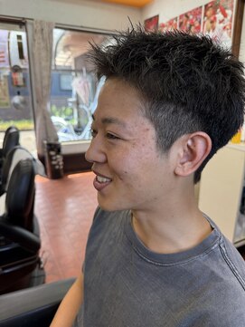 デザミ(Des Amis) 刈り上げスパイキーショート