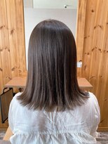 ルシール バイ アリア(Lucir by aria)&nbsp;グレージュ　外ハネロブスタイル