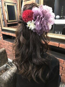 タイズ 秦野店(ties) ゆるっとしたウェーブが織りなすルーズハーフアップ