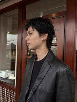 エイム(Aem.) *ラフさと色気を両立したウルフレイヤー