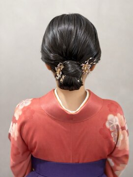 ラトリエコンタン(L´atelier Content) 低めシニヨン 金箔 成人式ヘア 卒業式ヘア 袴ヘア 振袖ヘア/miho