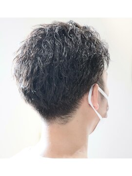 ウィスカーヘアー(whisker hair) ツイストスパイラルパーマ