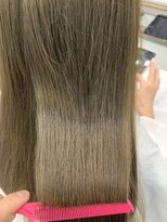 エスカーラ 表参道(THE ESCALA)&nbsp;@m_ayu/大人かわいいヘア/オリーブベージュ/美髪/タビラマユミ