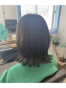 オアシス(oasis) ＃外ハネミディアムボブ