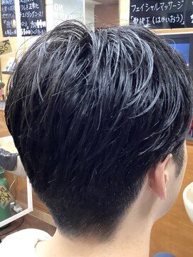 コダマ 新大塚店(KODAMA) センターパートツーブロックショートスタイル（センターパート）