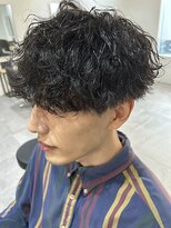 ヒュイル バイ ニアウ(Hwyl by Niau)&nbsp;メンズマッシュパーマ波巻スパイラルパーマニュアンスパーマ眉毛