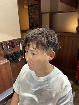 カットスペース キャロル(CUT SPACE CAROL) ツーブロックパーマ