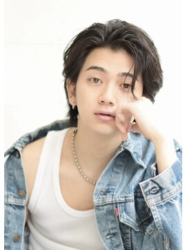 フリーラ 表参道(freera) センターパートウルフカットツイストスパイラルパーマゆるめ黒髪