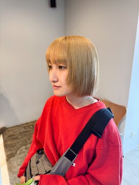 ミュゼリーブル(Musee libre) : ブロンドレイヤーボブ (ブリーチ2回～) :