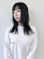 イル(ill)&nbsp;レイヤーカット 顔周りカット ブルーブラック ロング 大須
