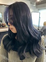 イリ 梅田(ili) ハイライトカラーミルクティーベージュレイヤーカット