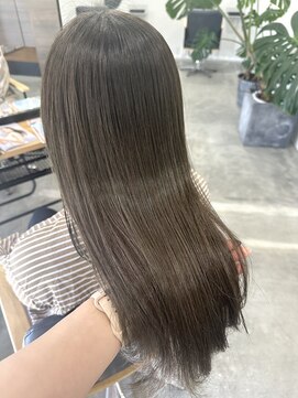 脱赤みオリーブグレージュ