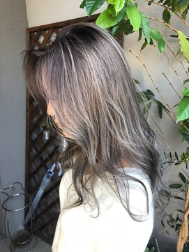 ヘアーメイクバング こだわりのヘアカラー