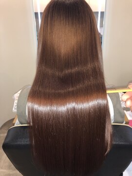 アールサロン アオヤマ(Rr SALON AOYAMA) プラチナミネコラストレート