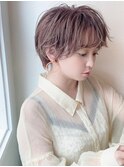 夏ショート耳かけ外はね毛先パーマイメチェンフォギーベージュ