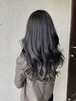 ディー エメ(D-aimer-)&nbsp;ハードグレージュにグラデーションハイライト風のエクステ