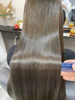 スリー(THREE)&nbsp;オリーブグレージュ