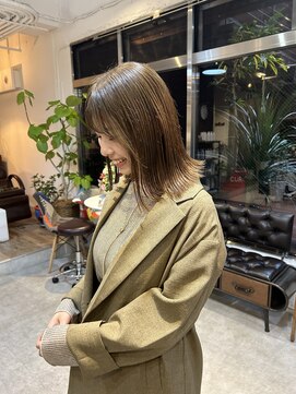 キュリオ(CURIO) オリーブベージュ×切りっぱなしロブ