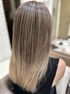 アッシュ 戸田公園店(Ash) ホワイトベージュ×バレイヤージュ 白髪ぼかしカラー