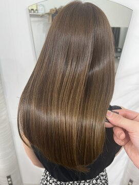 ゲイン(Gain) ショートカット白髪ぼかしダブルカラーハイライトレイヤーカット