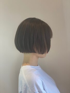 ケシキ ヘアメイク(kesiki HAIR MAKE) シアーアッシュの切りっぱなしボブ