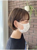 丸みショート/耳だしショート/うるツヤ/ミルクチョコレート@20代