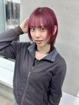 ディア(.eer) ワインレッド/チェリーレッド×ショートウルフカット/南船場