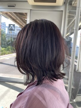 カーム(calm) 大人可愛いくびれカット&透明感ナチュラルカラー