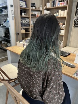 ニカイ(NIKAI.) 【ロングレイヤー】グラデーションモスグリーン