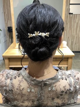 ブゾン(buZon) 【buZonブゾン】アクセサリー映えるシンプルシニヨン