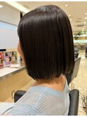 切りっぱなしボブスタイル