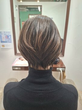 ロマン バイ ルームス(浪漫 by ROOMS) 冬におすすめ！襟足スッキリ大人ショート！【浪漫byROOMS戸塚】