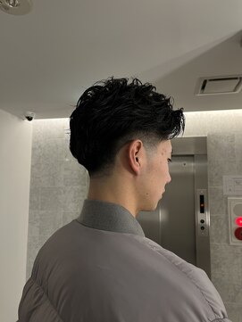 リアン(Lian) MEN’S HAIR/サーフカール/刈り上げセンターパート/仙台