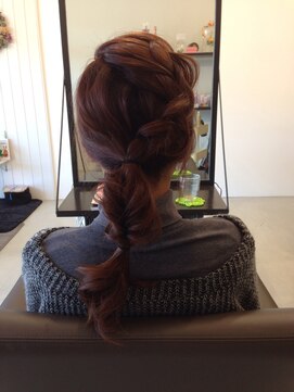 レポヘアー(Repos hair) 編み込みダウンアレンジ