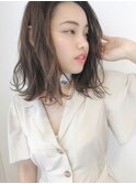 伸ばしかけヘアにも。大人ロブ前髪なしスタイル外はね