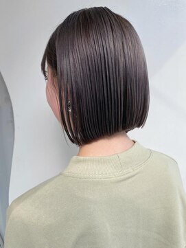 モリオ フロム ロンドン 大宮2号店(morio from London) 【なかじま ひびき】グレージュ　切りっぱなしボブ