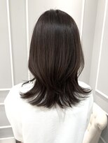 ネオリーブギンザ 銀座店(Neolive GINZA)&nbsp;くびれセミロング　大人レイヤー　アッシュカラー　【銀座】