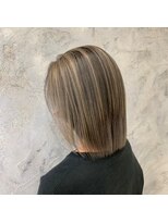 O&nbsp;軽めすっきりショート×バレイヤージュベージュカラー