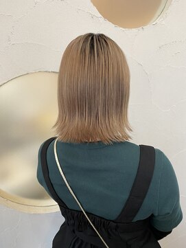 ヘアメイク シンズ レインボー(Hair Make SHIN'S RAINBOW) パツットボブ/ブリーチ/ミルクティベージュ/高松