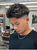 極道パーマホワイトメッシュフェード短髪メンズ髪型