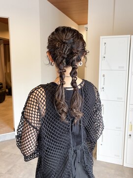 スリーバイザサロン(THREE by the salon) 編みおろしツイン