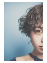 ミト(mito)&nbsp;ショートボブ×クルクルパーマ×半分
