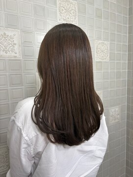 ヘンリエッタ 表参道(Henrietta) シアーグロウミディ