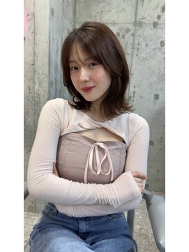 シー バイ ロンド 新宿(Sea by Lond) くびれミディ/シースルーバング/グレージュ