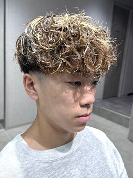 テクト バイアッシュ 吉祥寺店(Tect by Ash) スペインカールフリンジカットテーパーフェードスパイラルパーマ