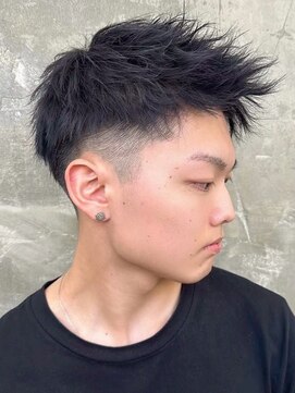 メンズサロン キング 高槻店(Men’s salon K!ng) フェザーショートアップバングセンターパートメンズハイライト